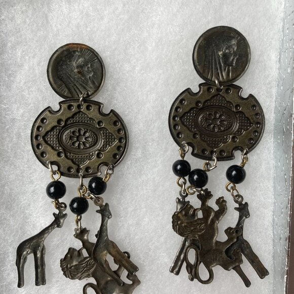 Adorable Vintage Safari‎ Dangle Earrings - Picture 4 of 4